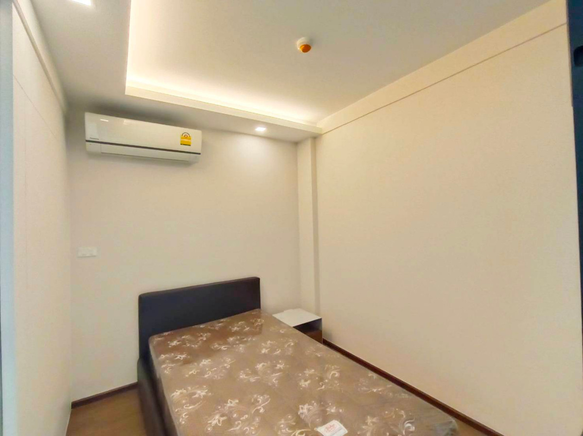 For RentCondoRama9, Petchburi, RCA : Condo for rent, The Remarkable, large room, 55 sq m, fully furnished, ready to move in, close to Bangkok Hospital only 100 m.