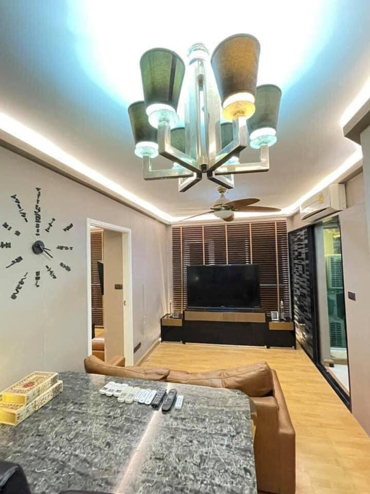 CondoKhlongtoei, Kluaynamthai : P-2864 For rent/sale Aspire Rama 4, high floor room, ready to move in, near BTS Phra Khanong and Ekkamai.