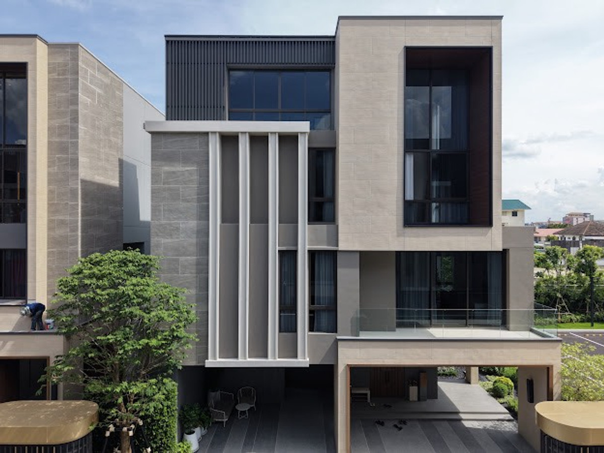 For SaleHouseKaset Nawamin,Ladplakao : 🏛️BEON Kaset-Nawamin✨ 3-story detached house, size 635 sq m, 87 sq m, 5 bedrooms, 6 bathrooms, 4 parking spaces, starting at 44.3 MB. Contact to make an appointment to view Tel.0922635410 (Earth)