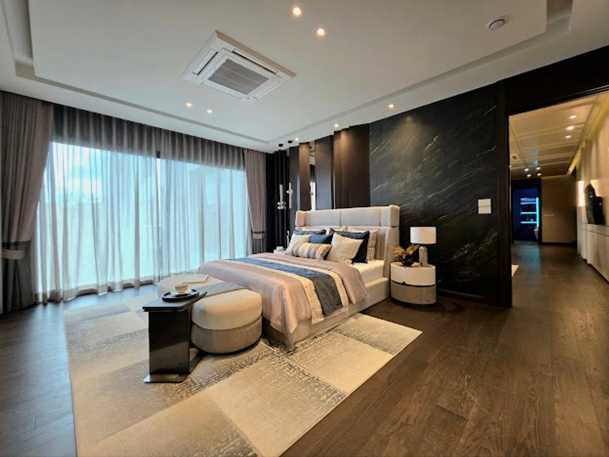 For SaleHouseKaset Nawamin,Ladplakao : 🏛️BEON Kaset-Nawamin🌈3-story detached house, size 635 sq m, 87 sq m, 5 bedrooms, 6 bathrooms, 4 parking spaces, starting at 44.3 MB. Contact to make an appointment to view Tel.0922635410 (Earth)