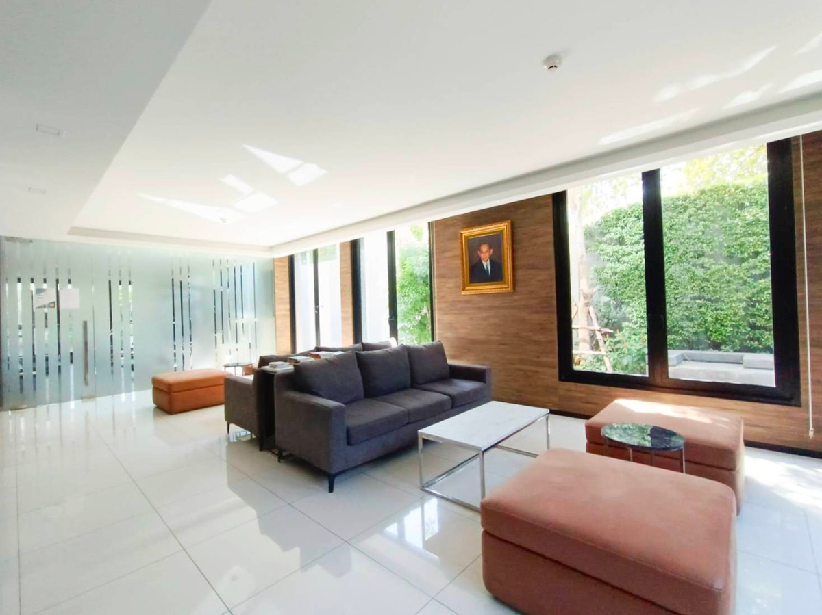 For RentCondoRama9, Petchburi, RCA : Condo for rent, The Remarkable, large room, 55 sq m, fully furnished, ready to move in, close to Bangkok Hospital only 100 m.