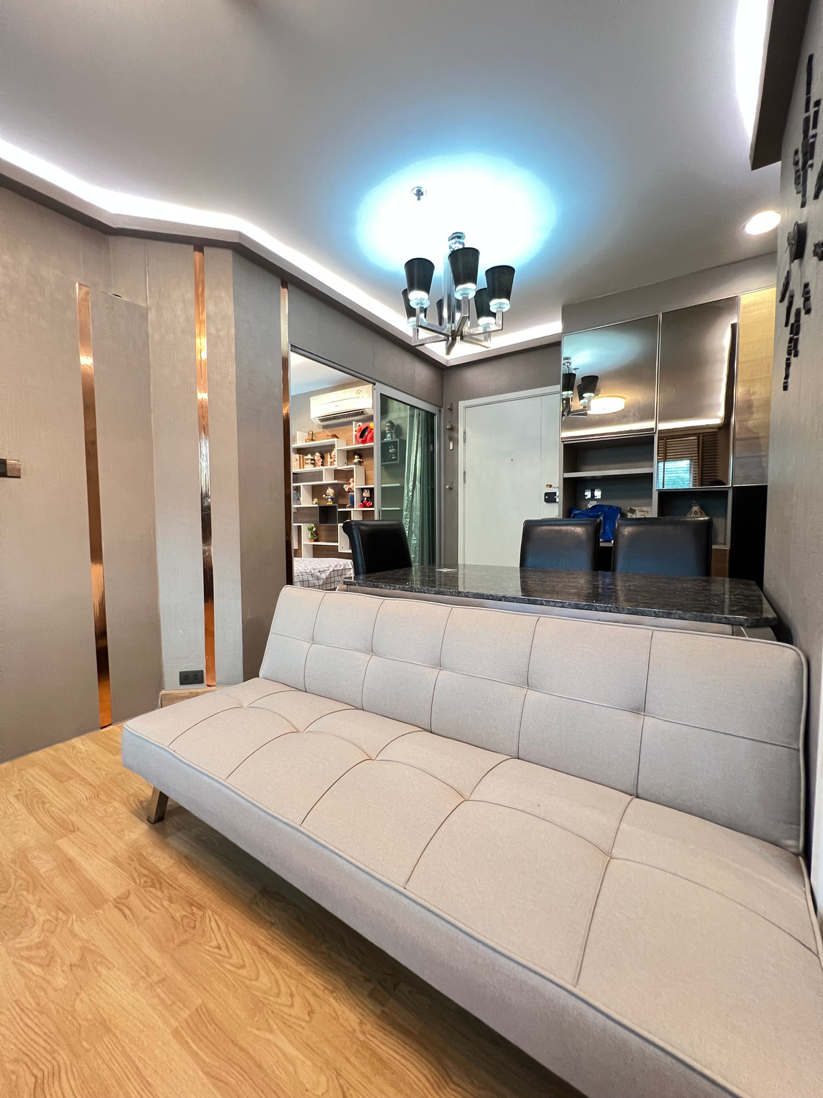 CondoKhlongtoei, Kluaynamthai : P-2864 For rent/sale Aspire Rama 4, high floor room, ready to move in, near BTS Phra Khanong and Ekkamai.