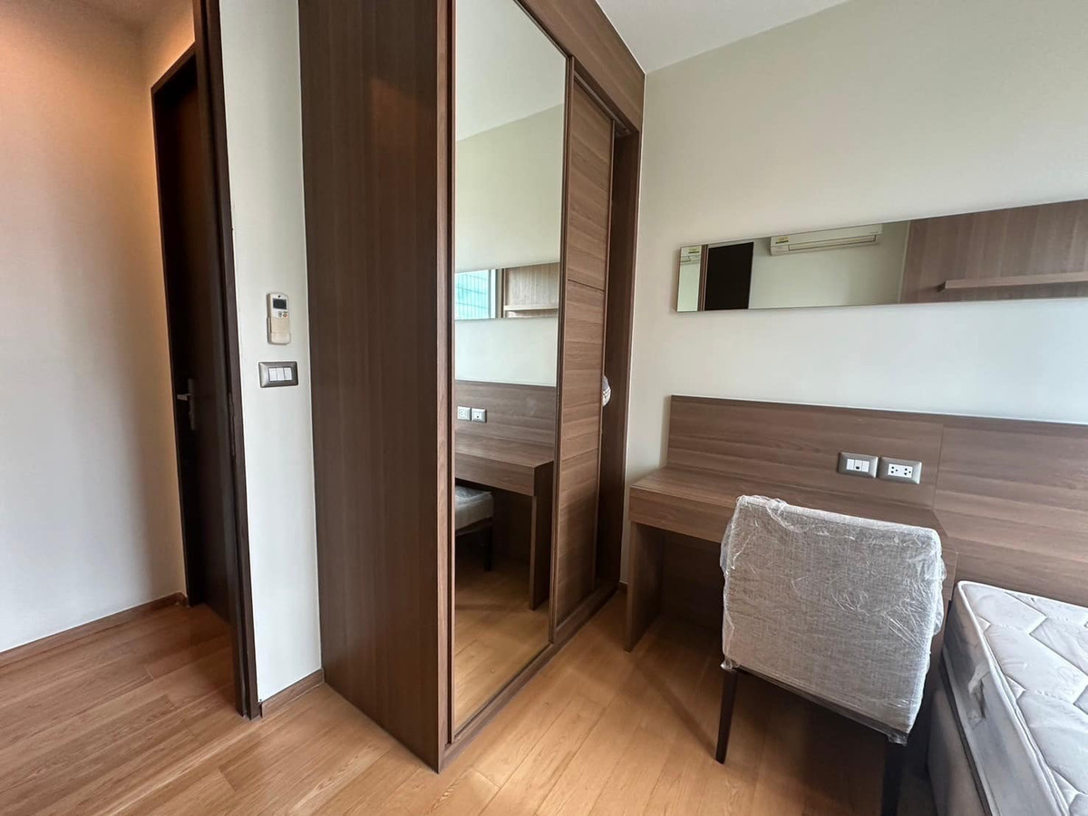 For SaleCondoRama9, Petchburi, RCA : For Sale 2 bedrooms 2 bathrooms. Comfortable for the whole family. Near leading schools, Convenient both MRT Phetchaburi and close to the expressway. Location in the heart of the city, at a price of less than 140,000/sq.m.