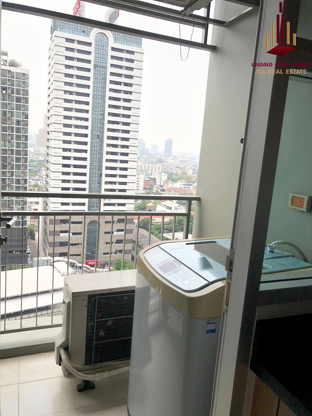 For RentCondoWongwianyai, Charoennakor : ✨ For Rent: Hive at Sathorn Condo ✨ 💰 Only 17,000 THB/month