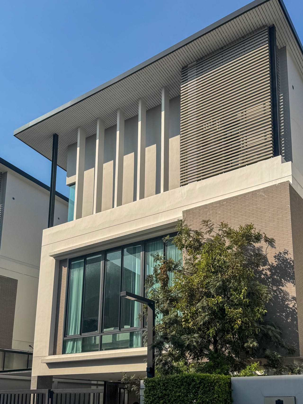 For RentHouseYothinpattana,CDC : 🔥♣️Townhouse The Glamor♣️🔥 3 Bed 1 Bath, Rental 180,000 Baht