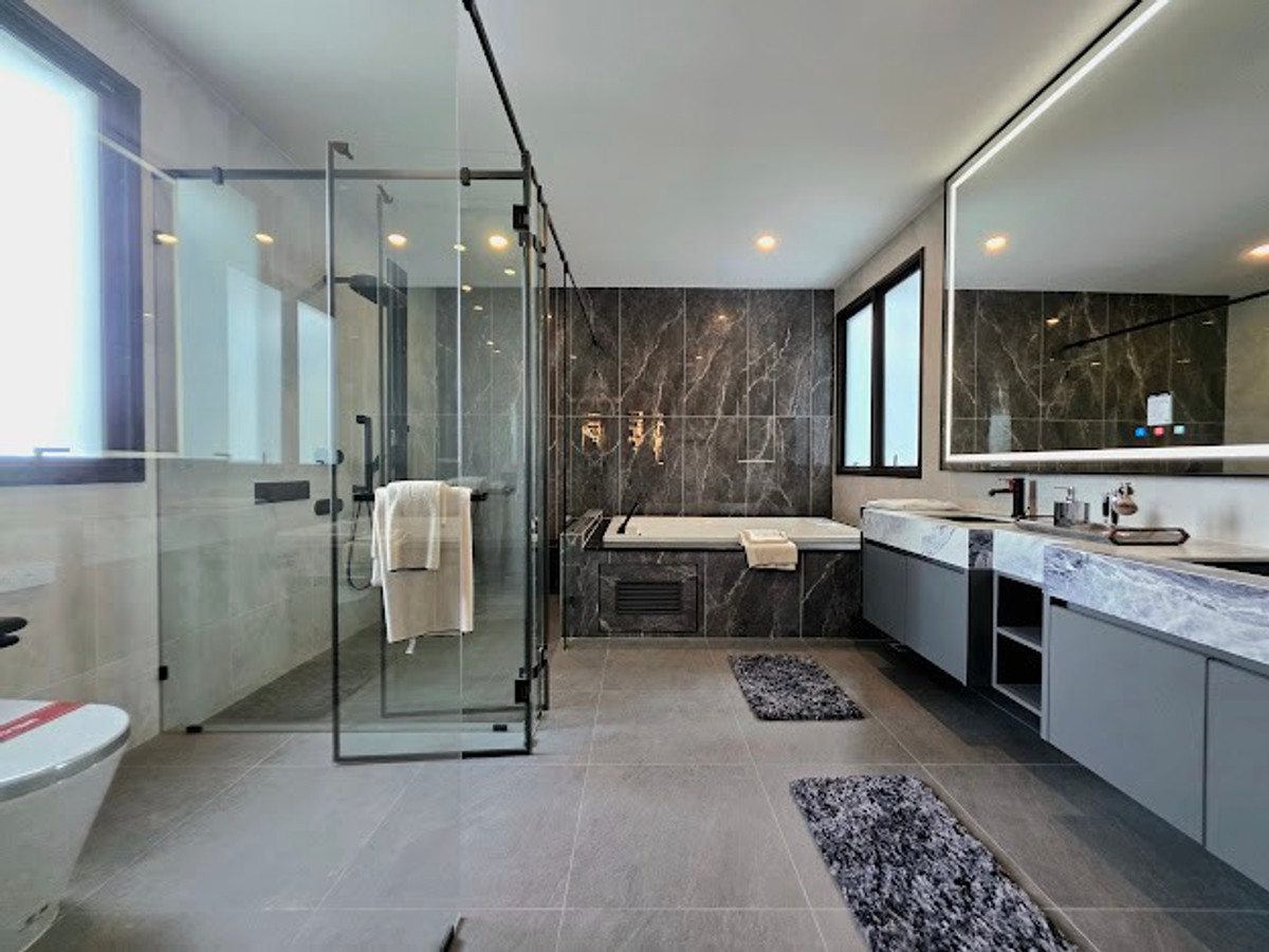 For SaleHouseKaset Nawamin,Ladplakao : 🏛️✨BEON Kaset-Nawamin | 3-story detached house, size 635 sq m, 87 sq m, 5 bedrooms, 6 bathrooms, 4 parking spaces, starting at 44.3 MB. Contact to make an appointment to view Tel.0922635410 (Earth)