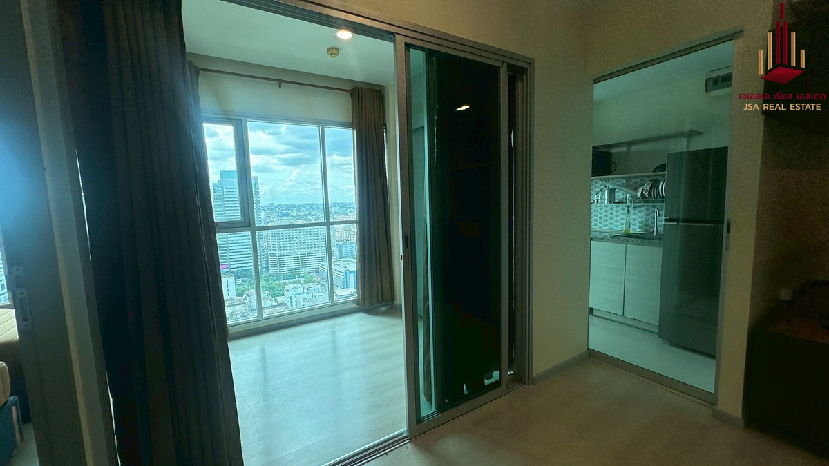 For RentCondoRatchadapisek, Huaikwang, Suttisan : ✨ For Rent: Life Ratchadapisek Condo ✨ 💰 Only 20,000 THB/month