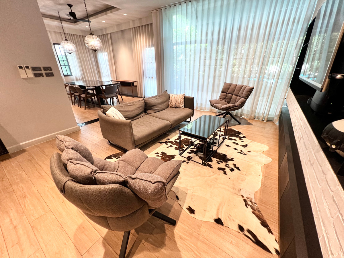 For RentTownhomeSukhumvit, Asoke, Thonglor : Cozy townhome only 5 minute to BTS Prom Phong for RENT Corner Unit, 4 bedrooms, Fully furnished