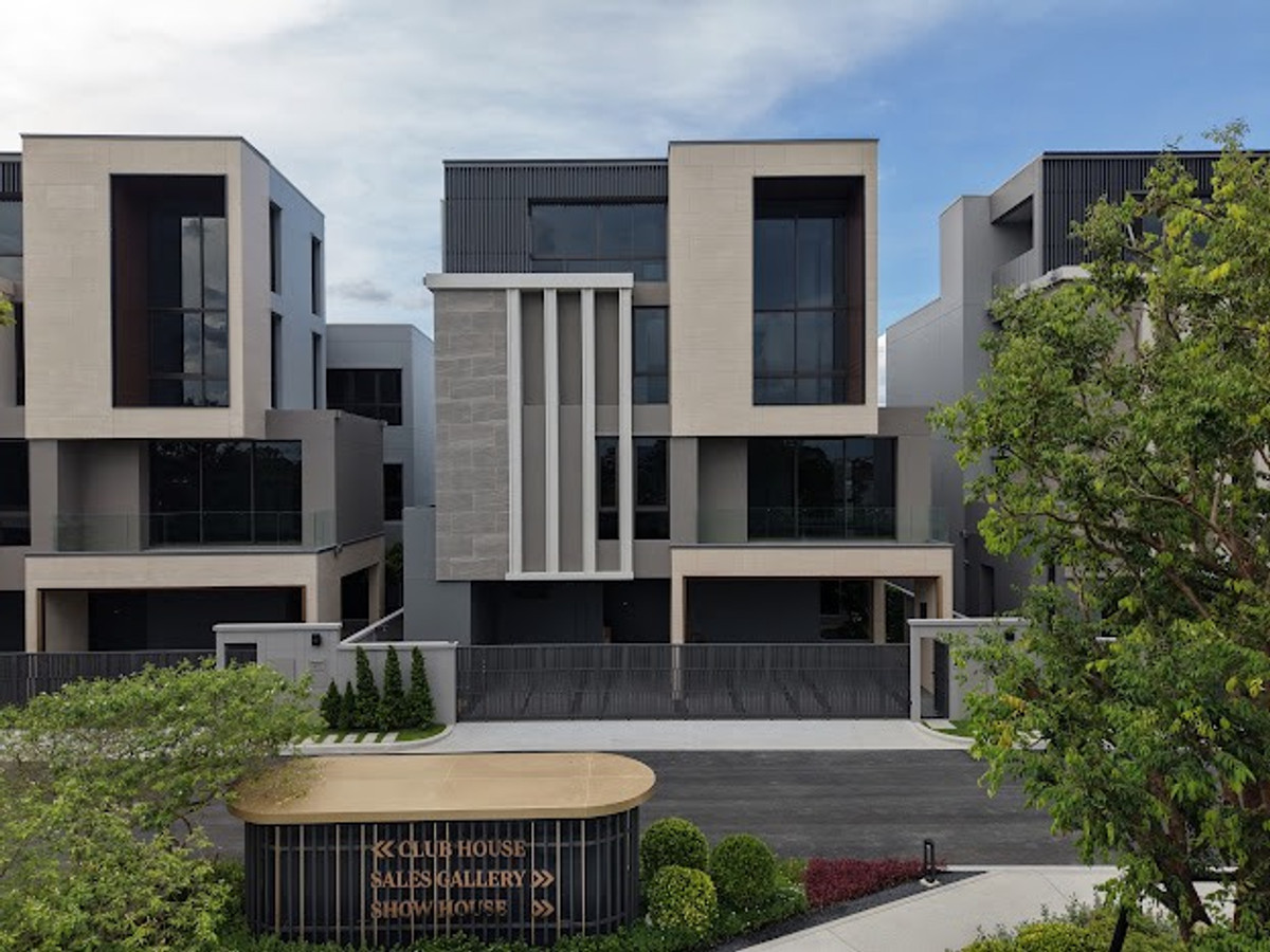 For SaleHouseKaset Nawamin,Ladplakao : 🏛️BEON Kaset-Nawamin✨ 3-story detached house, size 635 sq m, 87 sq m, 5 bedrooms, 6 bathrooms, 4 parking spaces, starting at 44.3 MB. Contact to make an appointment to view Tel.0922635410 (Earth)