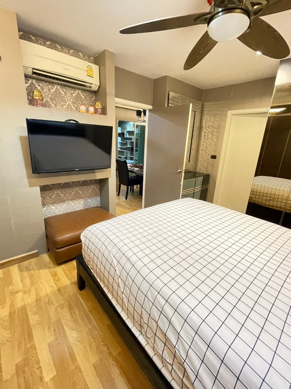 CondoKhlongtoei, Kluaynamthai : P-2864 For rent/sale Aspire Rama 4, high floor room, ready to move in, near BTS Phra Khanong and Ekkamai.