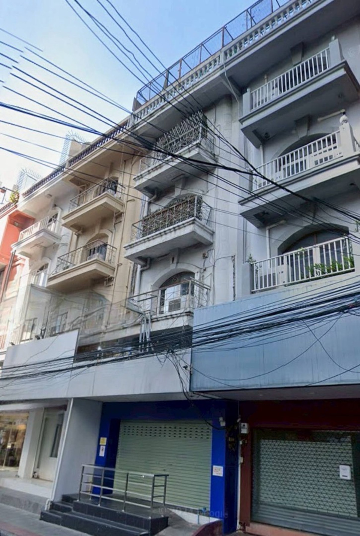 For RentShop HouseSukhumvit, Asoke, Thonglor : Commercial building for rent, Phrom Phong, Soi Sukhumvit 39.