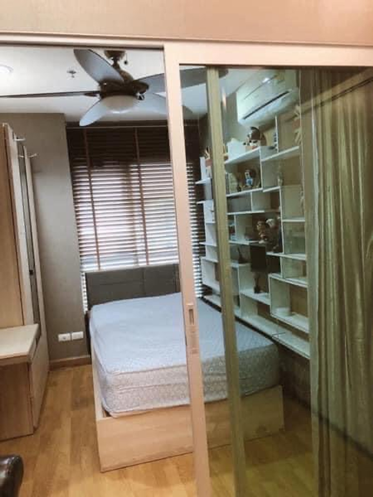 CondoKhlongtoei, Kluaynamthai : P-2864 For rent/sale Aspire Rama 4, high floor room, ready to move in, near BTS Phra Khanong and Ekkamai.