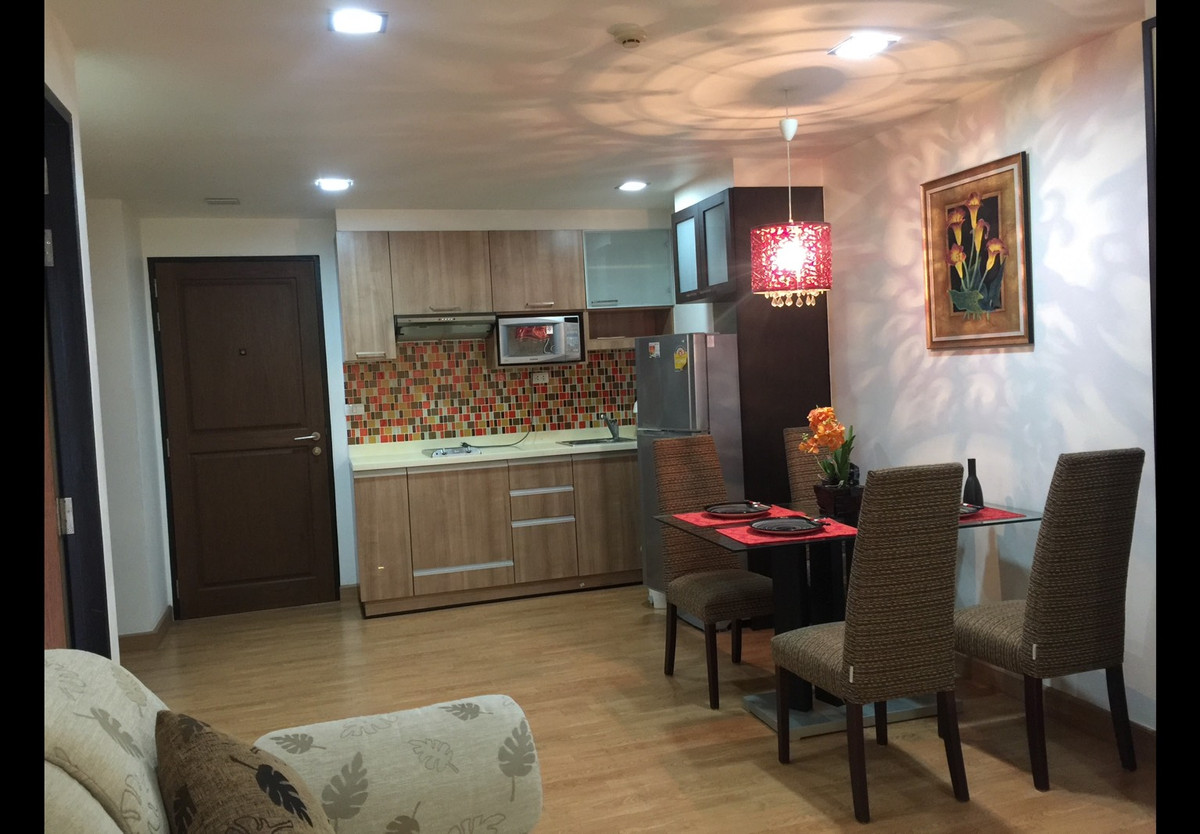 For RentCondoSukhumvit, Asoke, Thonglor : ✨ The Alcove 49 – in the heart of Thonglor, ready to move in, worth every corner! ✨ Large room 51 sq m, 1 bedroom, 1 bathroom, completely renovated. Fully furnished, separate kitchen, wide space, comfortable to live in. 🍃 Call 0994629391 Bird.