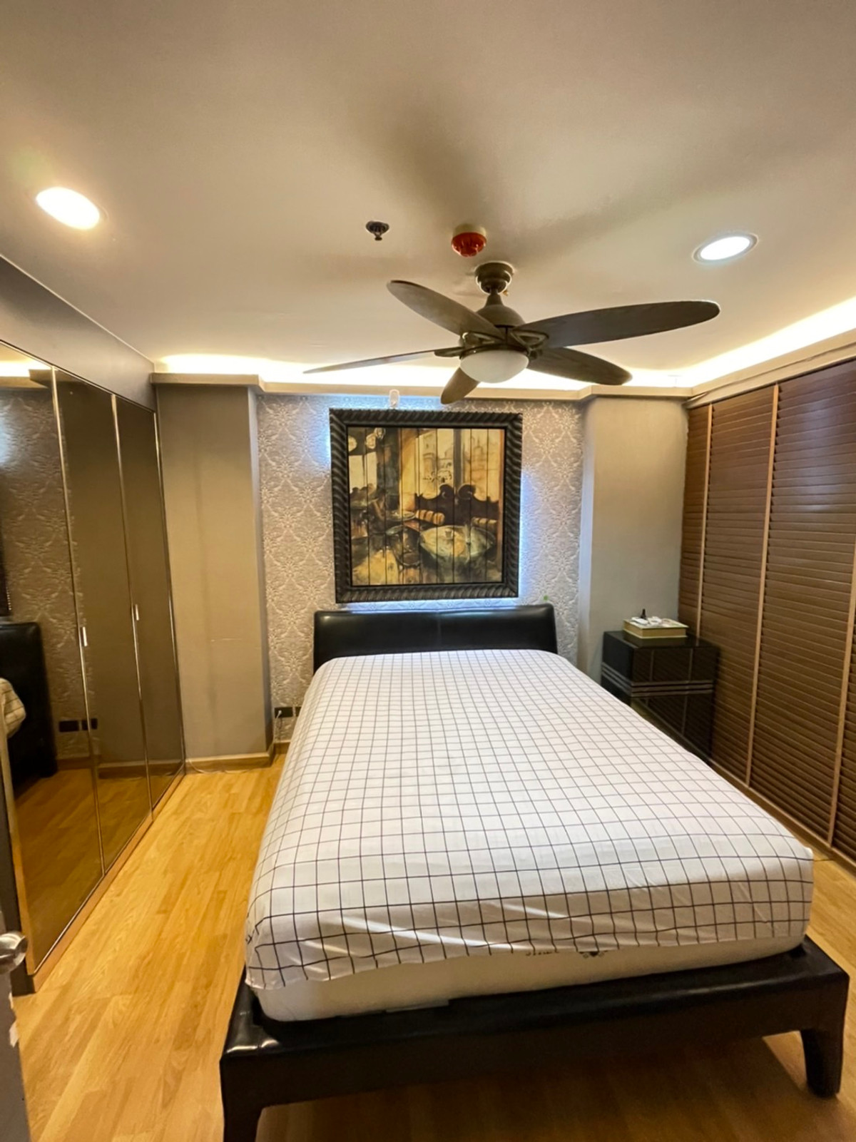 CondoKhlongtoei, Kluaynamthai : P-2864 For rent/sale Aspire Rama 4, high floor room, ready to move in, near BTS Phra Khanong and Ekkamai.