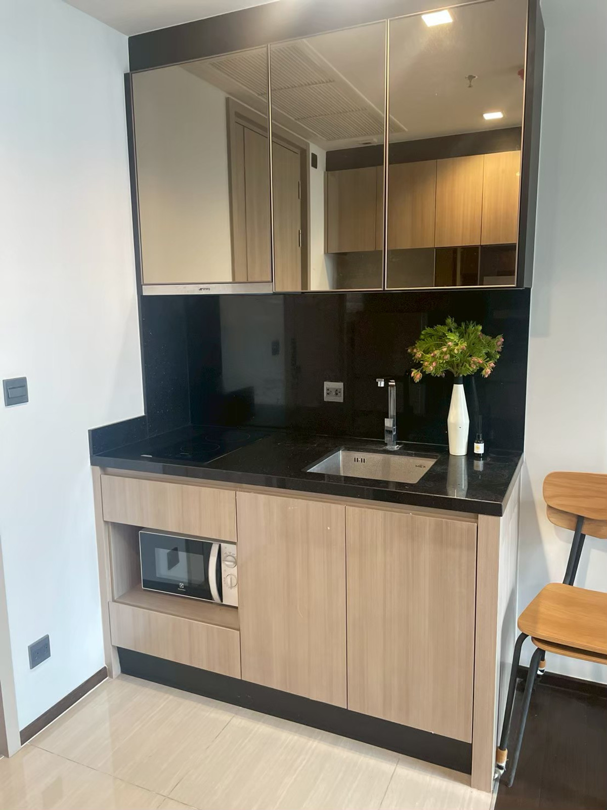 ขายคอนโดราชเทวี พญาไท : 🎉 The Line Ratchathewi ขนาด 33.49 ตร.ม. 1 ห้องนอน วิวเมืองสวย 💰 ราคาขาย 7.5 ล้านบาท (ตกแต่งครบ พร้อมเข้าอยู่) โทร.098-9655699 Pick