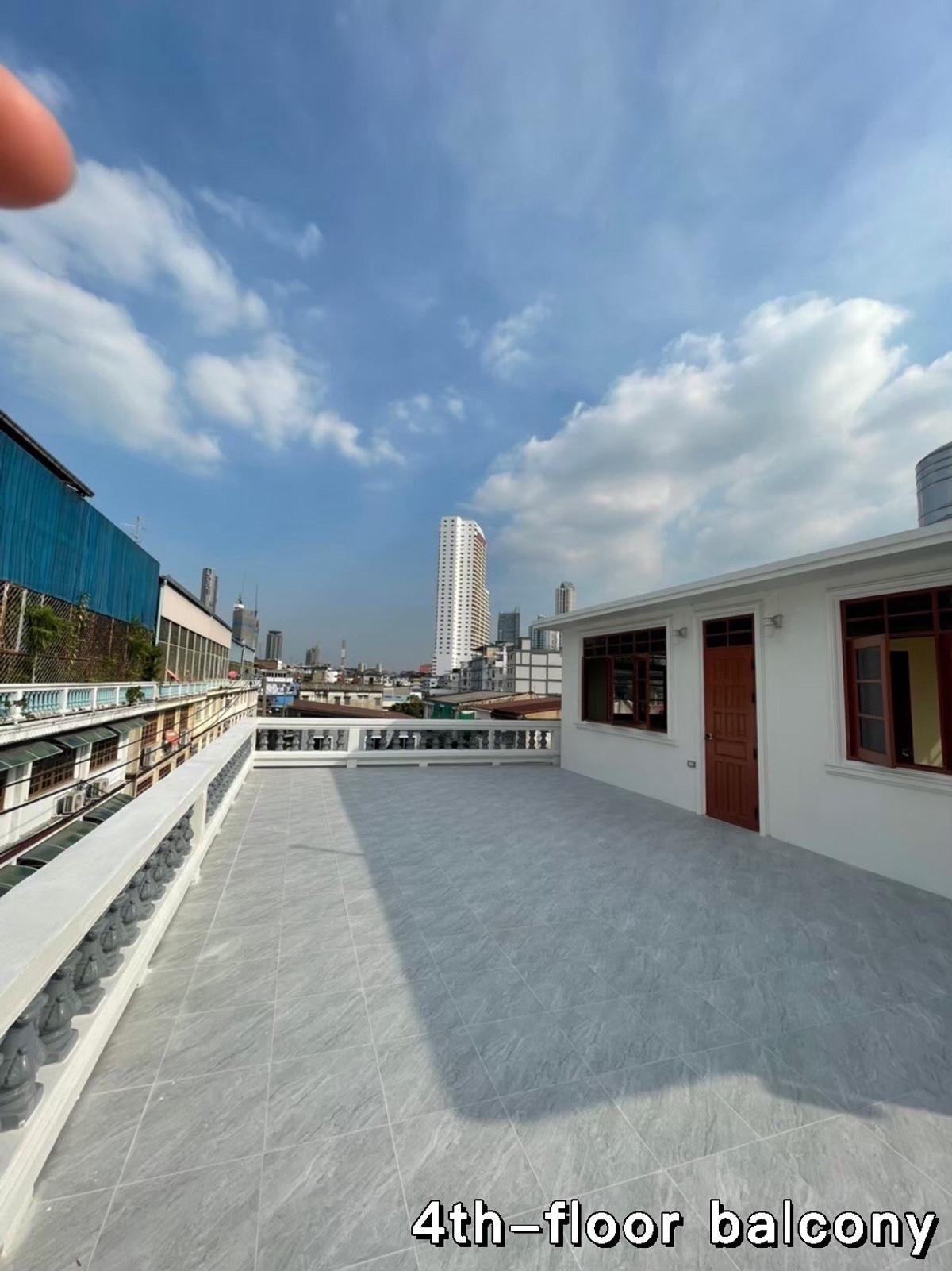 For RentHouseWongwianyai, Charoennakor : For Rent: Fully Renovated 3-Storey Detached Residence with Rooftop Terrace Charoen Nakhon Soi 34 / 40 Bang Lamphu Lang, Khlong San District, Bangkok