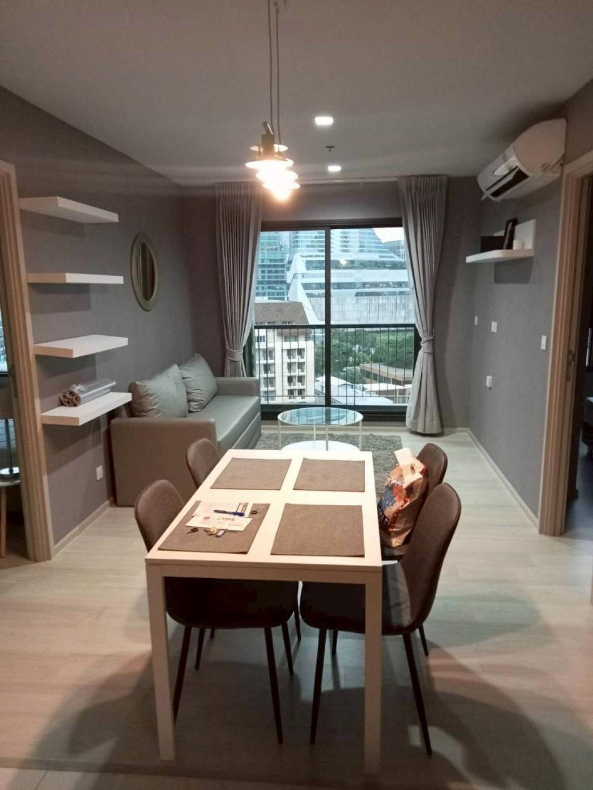 For RentCondoWitthayu, Chidlom, Langsuan, Ploenchit : 03/04/2026, Life One Wireless condo, 2 bedrooms, in the heart of PloenchitRent 50,000 Baht/month, close to BTS, convenient travel! 0642748883