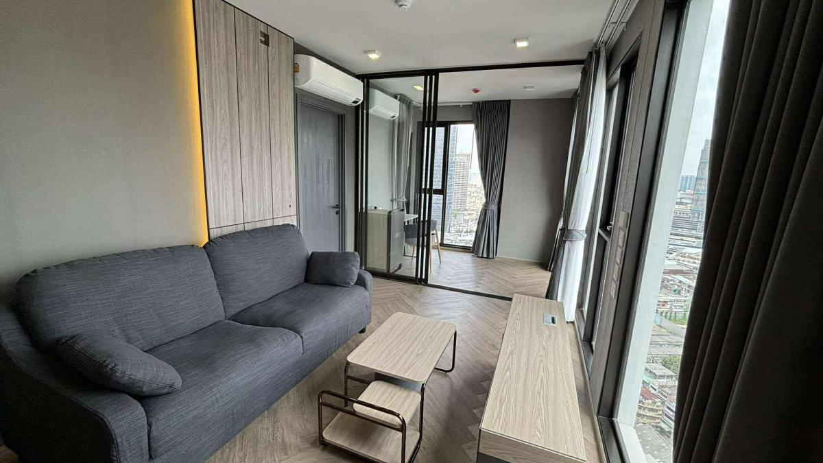 ขายคอนโดสยาม จุฬา สามย่าน : 03/04/2026, รวมค่าโอนคอนโดหรู 2 ห้องนอน ใจกลางสามย่าน เดินทางสะดวก BTS/MRT 
Chapter Chula - Samyan พร้อมอยู่ ราคา 8.29 ล้านเท่านั้น! 0642748883