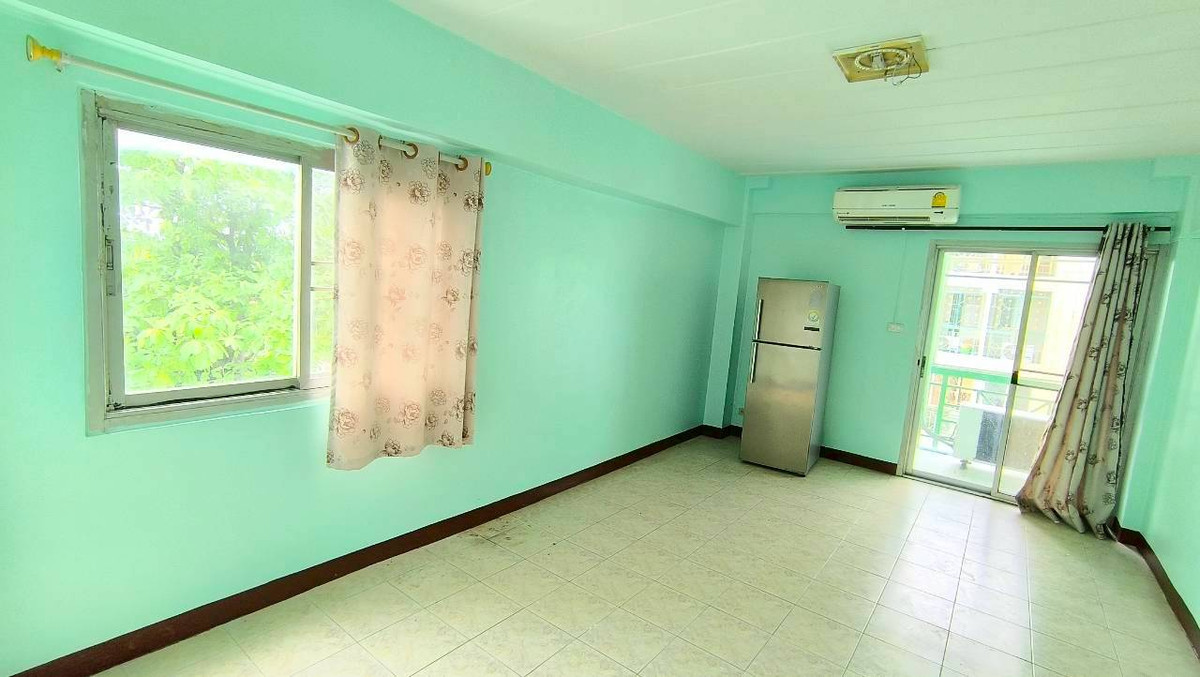 For SaleCondoNonthaburi, Bang Yai, Bangbuathong : Condo for sale, Sombat Buri, affordable condo, near MRT Khlong Bang Phai, near Central Westgate. Sombutiburi Condominium Kanchanaphisek Road, Bang Bua Thong, Nonthaburi, corner room for sale, 6th floor, Building 10.