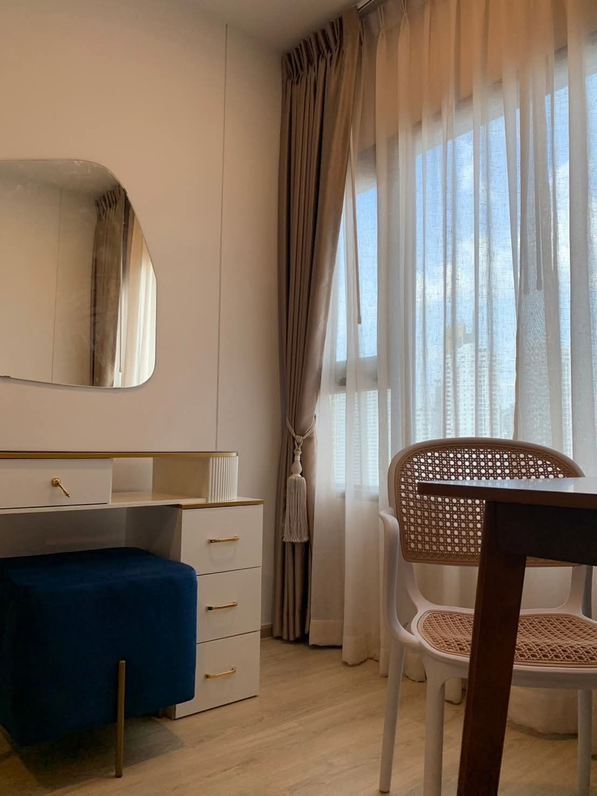 ให้เช่าคอนโดคลองเตย กล้วยน้ำไท : New Room 🏕 Life Rama4 Asoke Studio 27 Sqm Fullyfurnish , Welcome Foreign 22,500-