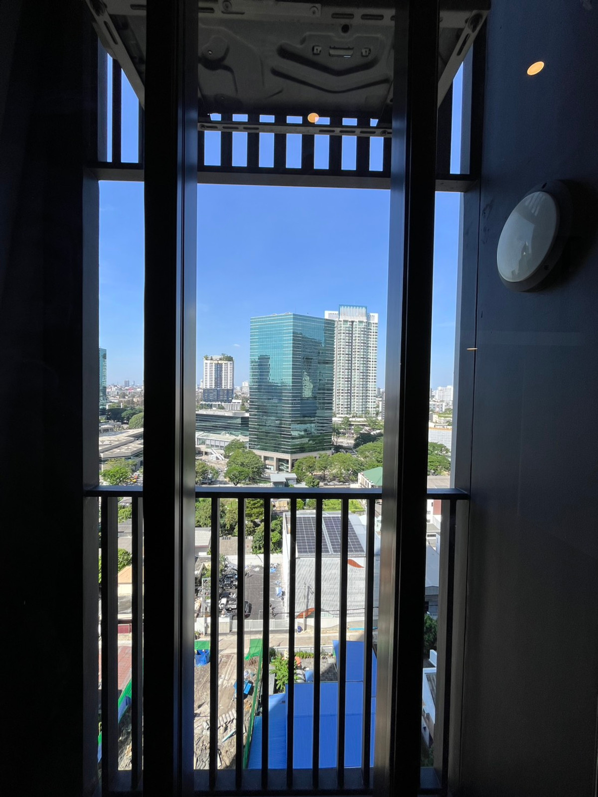 ให้เช่าคอนโดเกษตรศาสตร์ รัชโยธิน : 🏙 ให้เช่า Knightsbridge Space Ratchayothin (ด่วน!)  ✨ Duospace 2 ชั้น | 36 ตร.ม. | เพดานสูงโปร่งพิเศษ 📍 ติด BTS พหลโยธิน เพียงไม่กี่ก้าว ห้องใหม่ สวยมาก เฟอร์ครบ เครื่องใช้ไฟฟ้าครบ พร้อมเข้าอยู่ทันที