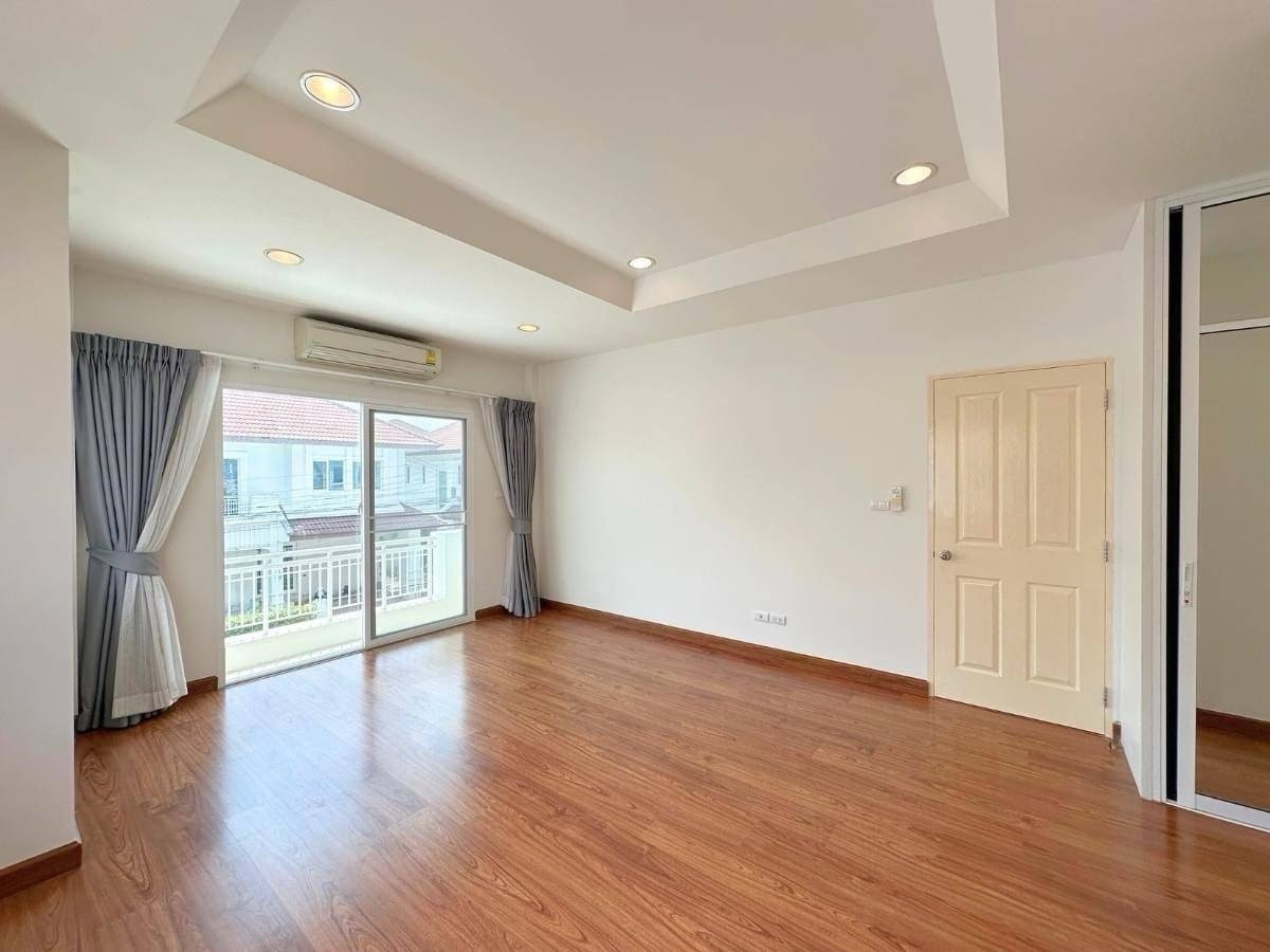 ให้เช่าบ้านนนทบุรี บางใหญ่ บางบัวทอง : ให้เช่าบ้านเดี่ยว เดอะ เซนโทร รัตนาธิเบศร์ ใกล้ MRT บางพลู เพียง 3 นาที