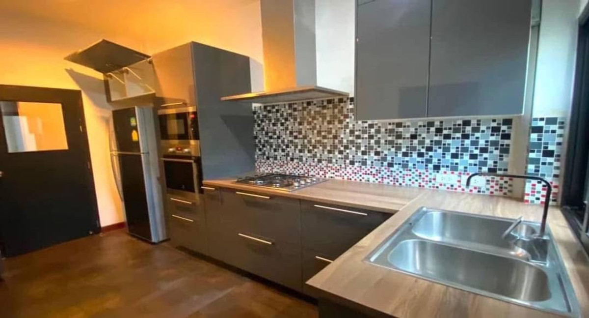 For SaleHouseSukhumvit, Asoke, Thonglor : Condo style house for sale With swimming pool Location in the heart of the city, Sukhumvit 24, on an area of ​​229 sq m., only 5 minutes walk to Emporium bts Phrom Phong.