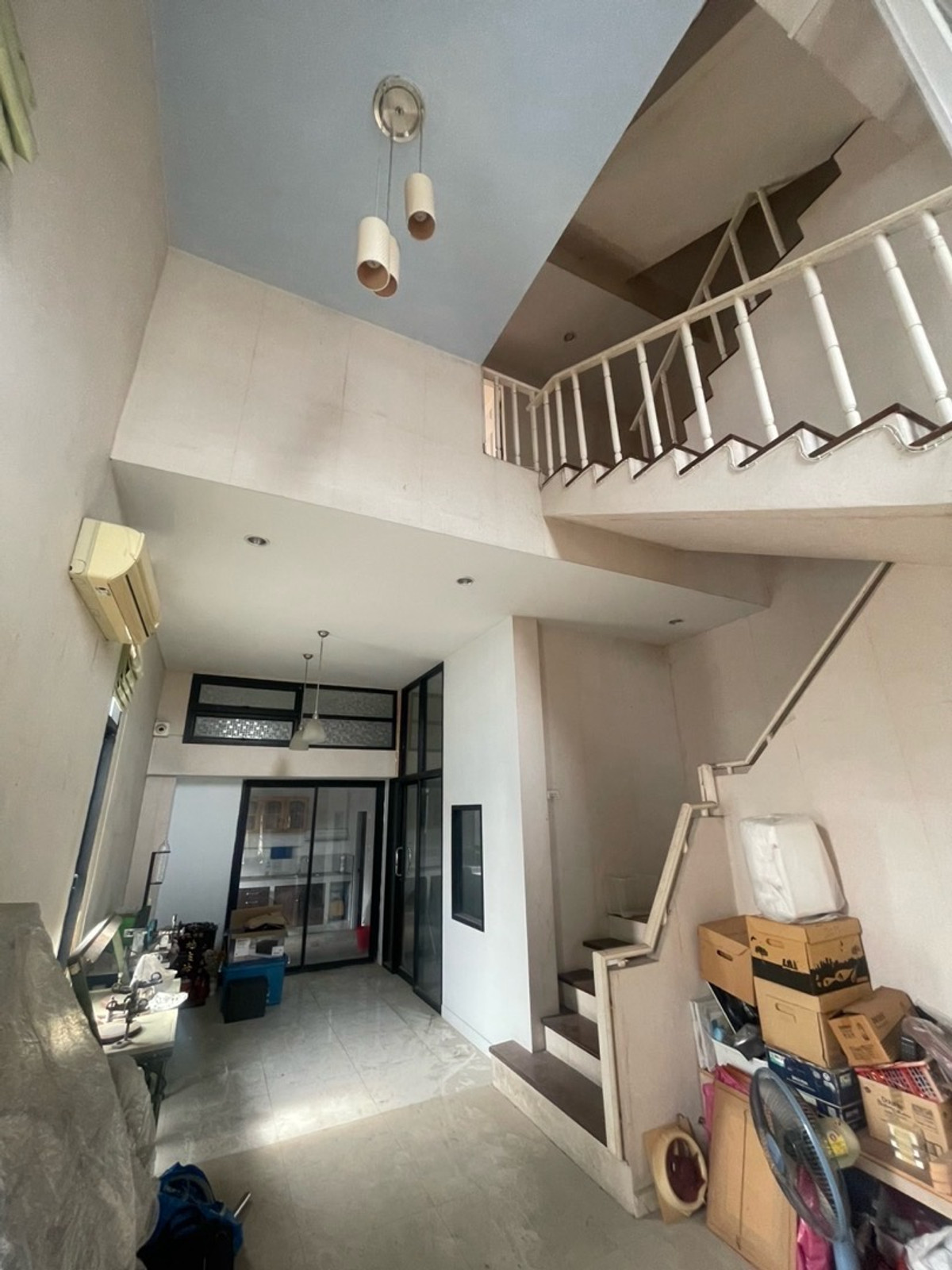 For SaleTownhomeEakachai, Bang Bon : Townhome for sale, 3 and a half floors, Green Place Village, Chom Thong 13, corner house, Main Road, no house opposite. Added decorations already.