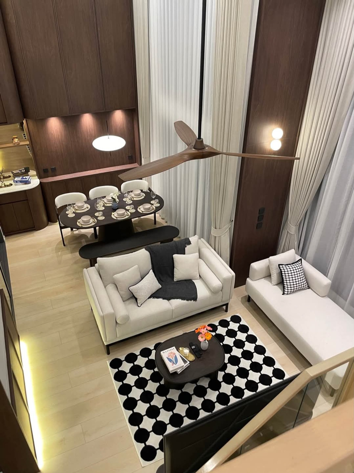 For RentCondoKhlongtoei, Kluaynamthai : Luxury Room🪞 High Ceiling 3bed2bath 91 Sqm/ Life Rama4 Asoke 85,000-