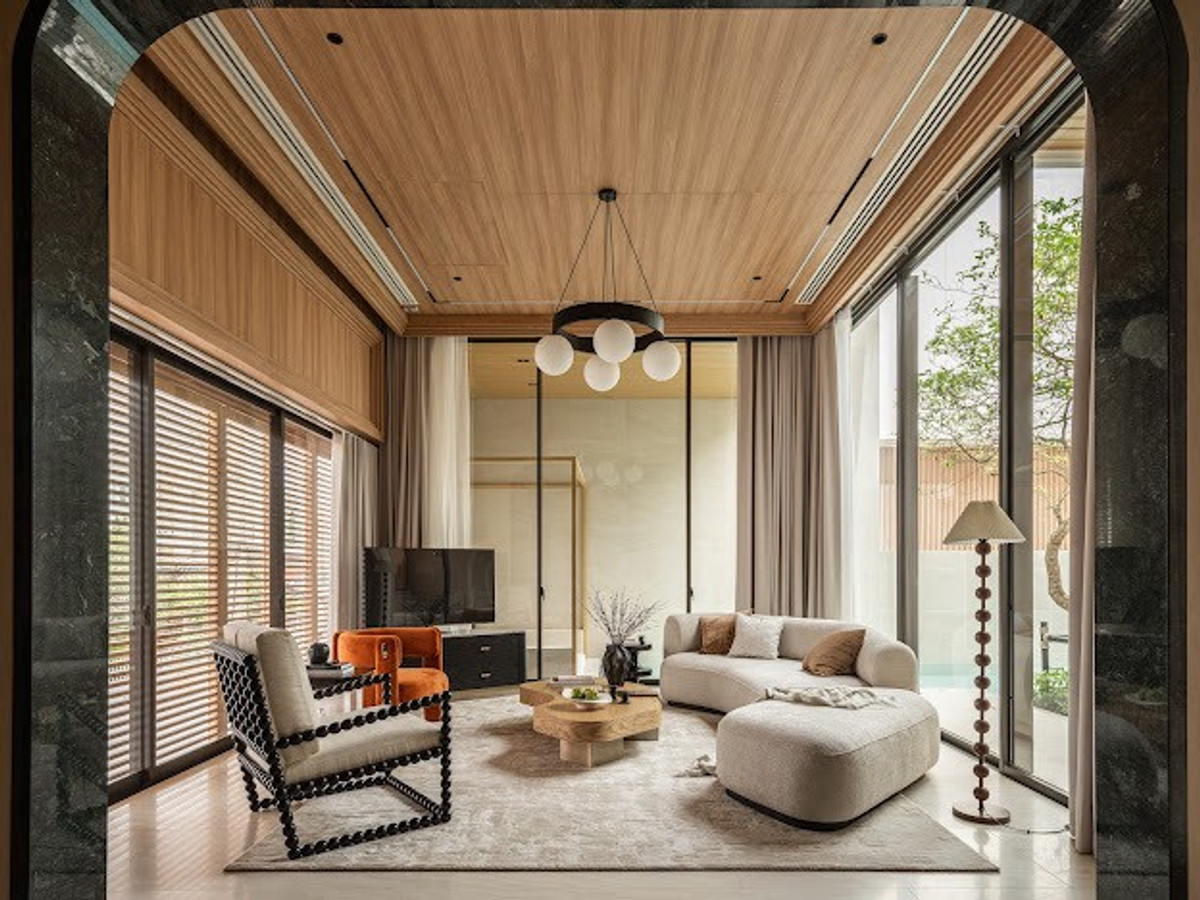 For SaleHouseYothinpattana,CDC : 🏠ELIVA Private Residences | 3-story detached house with private swimming pool. Usable area 810 sq m., land 100 sq m., 4 bedrooms, 6 bathrooms, 4 parking spaces, only 69 MB!! Contact to make an appointment to view Tel.0922635410 (Earth)