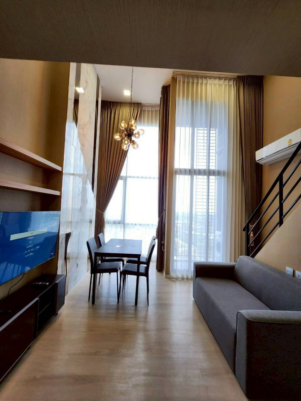 For RentCondoPathum Thani,Rangsit, Thammasat : 🏡 For rent Modiz Launch💖 Duplex room 2 floors ✨ 31st floor