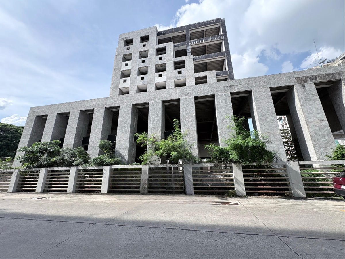 ขายสำนักงานพัฒนาการ ศรีนครินทร์ : ขายอาคารพาณิชย์ 7 ชั้นพร้อมโกดัง ทำเลทอง ซอยศรีนครินทร์42 ใกล้รถไฟฟ้าสถานีสวนหลวงร.9