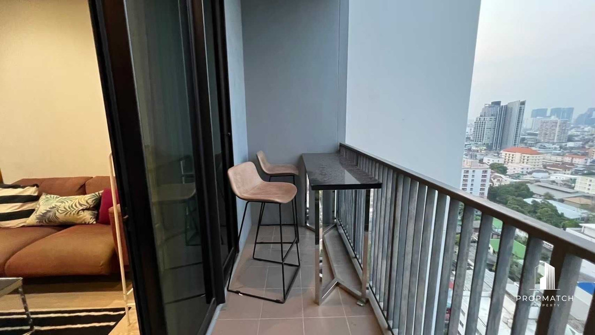 For SaleCondoRatchadapisek, Huaikwang, Suttisan : Is this price real? For sale 4.1m Quinn Ratchada 17, 1 bedroom, large room, 45sqm, high floor, not for rent, near MRT Sutthisan 300 m. If interested, make an appointment to view, 064-6696546 Minnie, this number can be reached via Line.