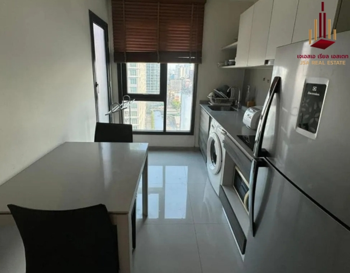 For RentCondoRatchadapisek, Huaikwang, Suttisan : ✨ For Rent: Centric Huai Khwang Station Condo ✨ 💰 Only 15,000 THB/month