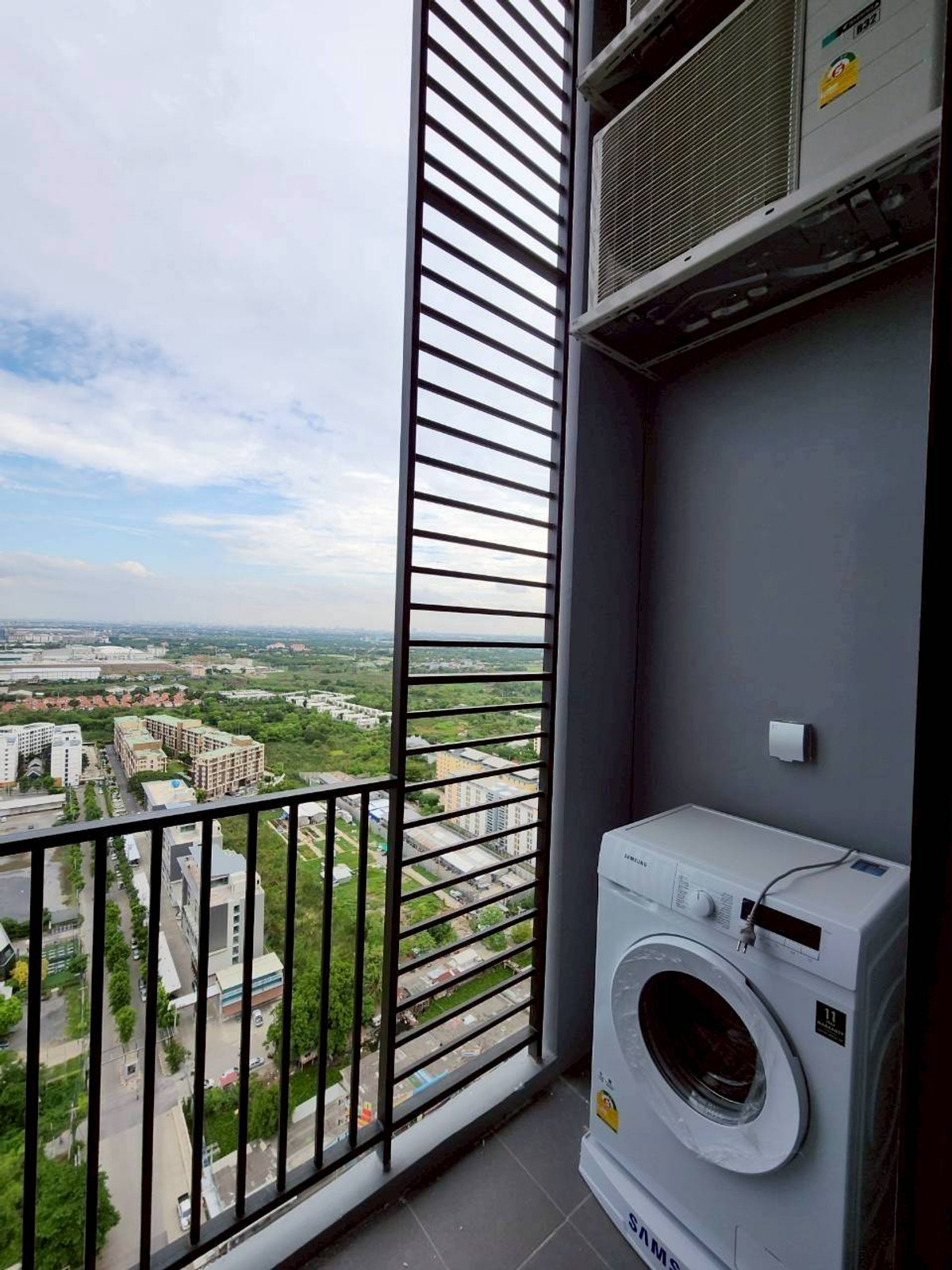 For RentCondoPathum Thani,Rangsit, Thammasat : 🏡 For rent Modiz Launch💖 Duplex room 2 floors ✨ 31st floor