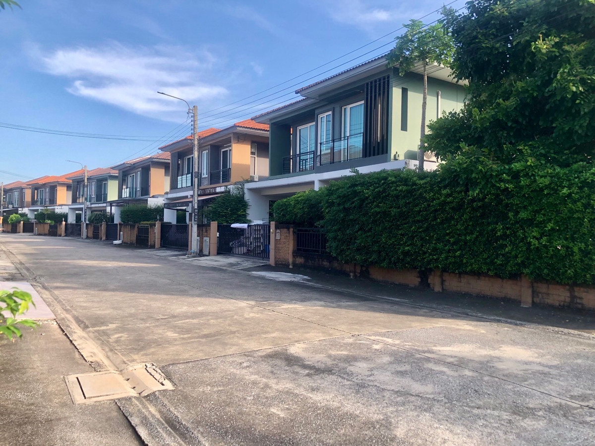 ขายบ้านลาดกระบัง สุวรรณภูมิ : ขายด่วน! บ้านเดี่ยว (ราคาดีหลังมุม) มบ. โกลเด้น วิลเลจ อ่อนนุช-พัฒนาการ ซอยอ่อนนุช 65
