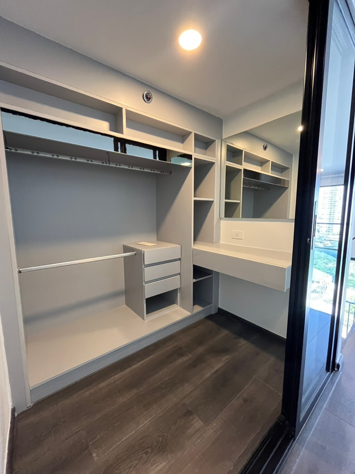 ให้เช่าคอนโดเกษตรศาสตร์ รัชโยธิน : 🏙 ให้เช่า Knightsbridge Space Ratchayothin (ด่วน!)  ✨ Duospace 2 ชั้น | 36 ตร.ม. | เพดานสูงโปร่งพิเศษ 📍 ติด BTS พหลโยธิน เพียงไม่กี่ก้าว ห้องใหม่ สวยมาก เฟอร์ครบ เครื่องใช้ไฟฟ้าครบ พร้อมเข้าอยู่ทันที