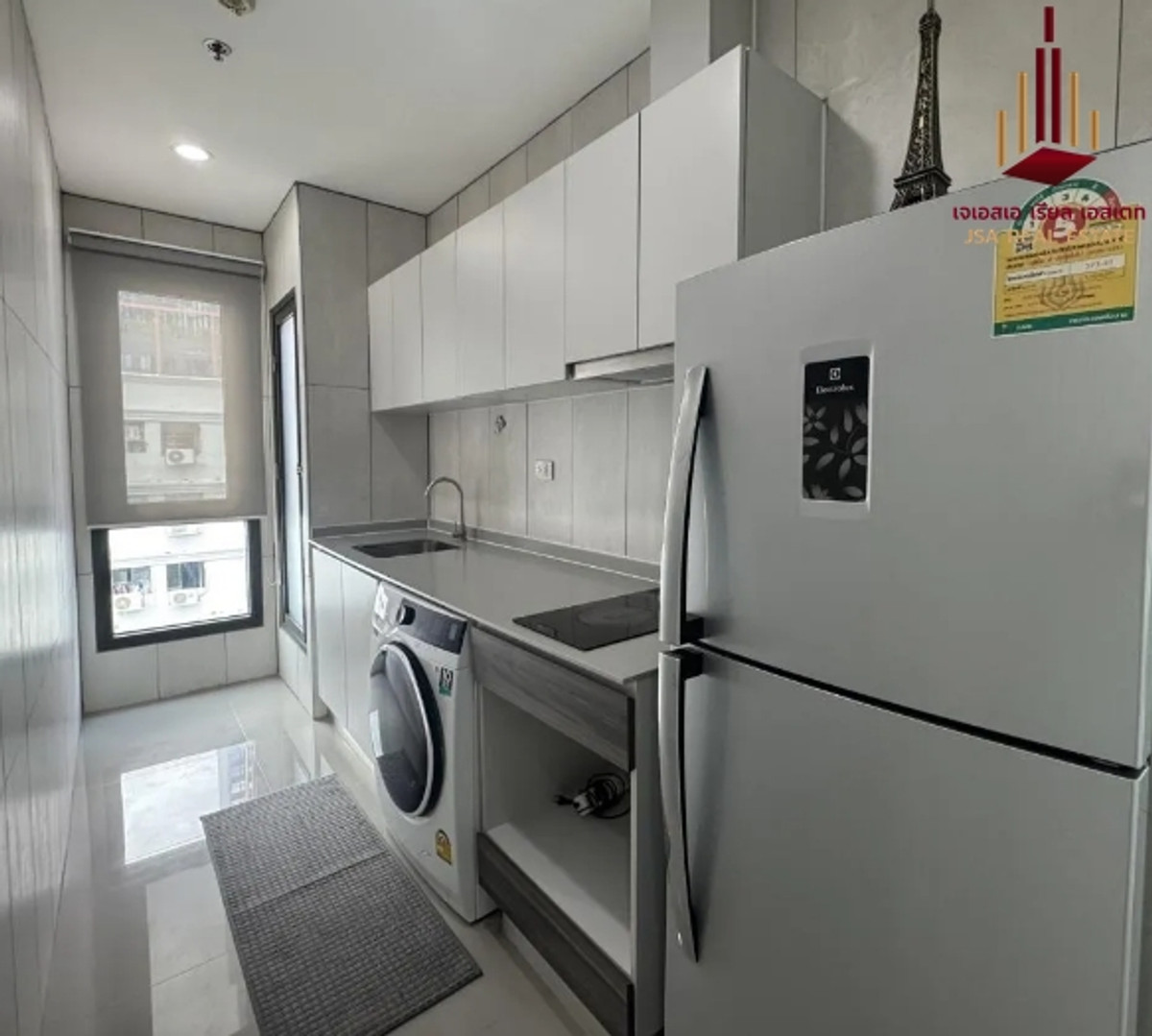 For RentCondoRatchadapisek, Huaikwang, Suttisan : ✨ For Rent: Centric Huai Khwang Station Condo ✨ 💰 Only 30,000 THB/month