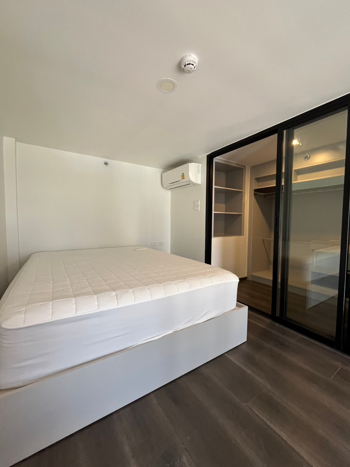 ให้เช่าคอนโดเกษตรศาสตร์ รัชโยธิน : 🏙 ให้เช่า Knightsbridge Space Ratchayothin (ด่วน!)  ✨ Duospace 2 ชั้น | 36 ตร.ม. | เพดานสูงโปร่งพิเศษ 📍 ติด BTS พหลโยธิน เพียงไม่กี่ก้าว ห้องใหม่ สวยมาก เฟอร์ครบ เครื่องใช้ไฟฟ้าครบ พร้อมเข้าอยู่ทันที