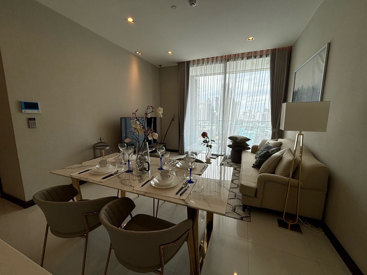 ให้เช่าคอนโด : ให้เช่าคอนโดหรู Q1 สุขุมวิท เชื่อม bts นานา เฟอร์ครบ พร้อมเข้าอยู่ 💫🌟