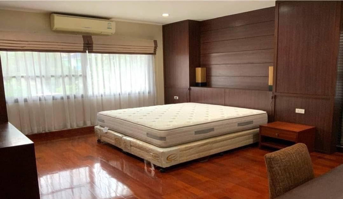 For SaleHouseSukhumvit, Asoke, Thonglor : Condo style house for sale With swimming pool Location in the heart of the city, Sukhumvit 24, on an area of ​​229 sq m., only 5 minutes walk to Emporium bts Phrom Phong.