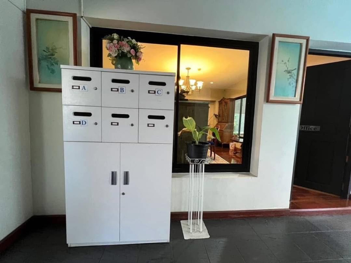 For SaleHouseSukhumvit, Asoke, Thonglor : Condo style house for sale With swimming pool Location in the heart of the city, Sukhumvit 24, on an area of ​​229 sq m., only 5 minutes walk to Emporium bts Phrom Phong.