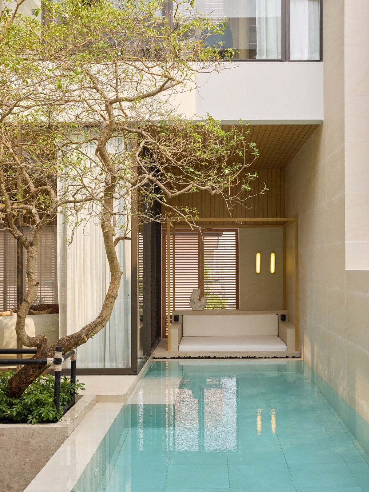 For SaleHouseYothinpattana,CDC : 🏠✨ELIVA Private Residences | 3-story detached house with private swimming pool. Usable area 810 sq m., land 100 sq m., 4 bedrooms, 6 bathrooms, 4 parking spaces, only 69 MB!! Contact to arrange viewing.