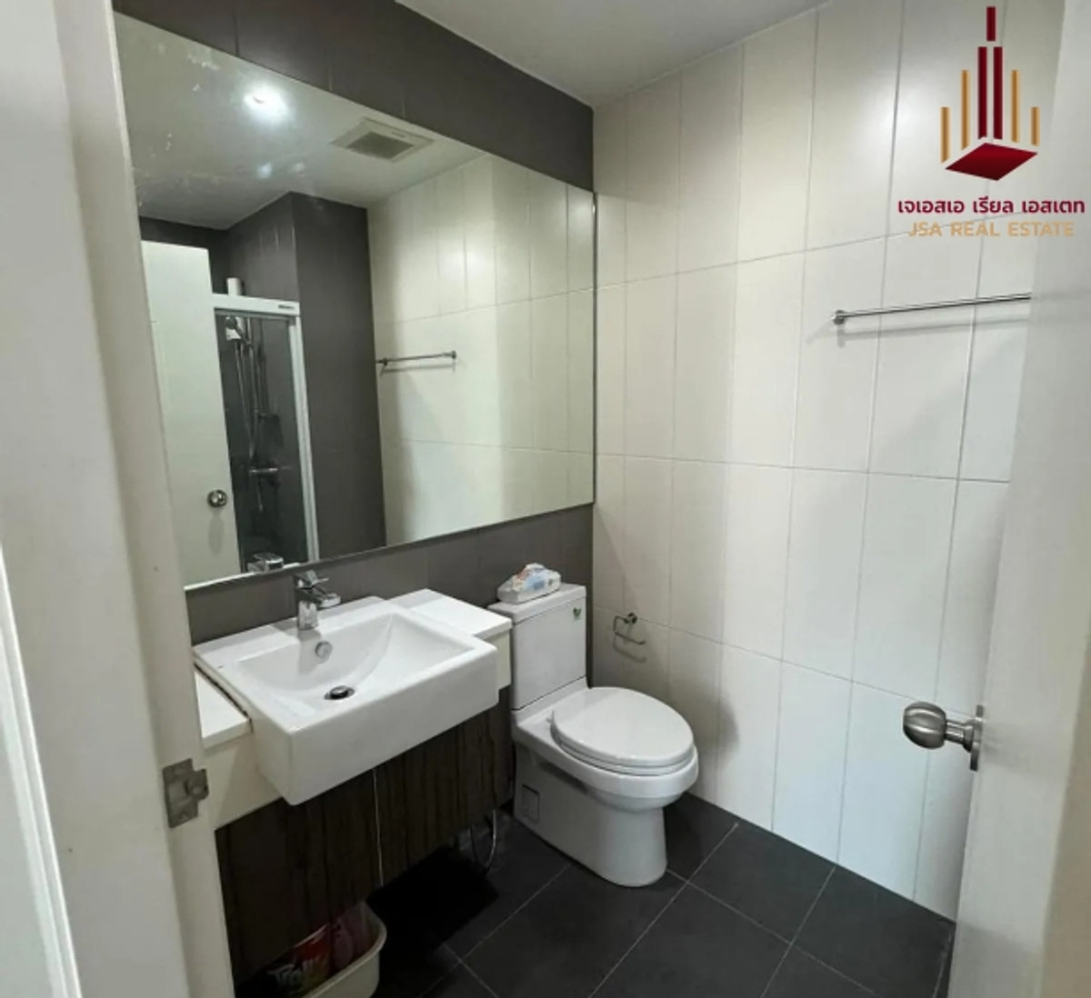 For RentCondoRatchadapisek, Huaikwang, Suttisan : ✨ For Rent: Centric Huai Khwang Station Condo ✨ 💰 Only 15,000 THB/month