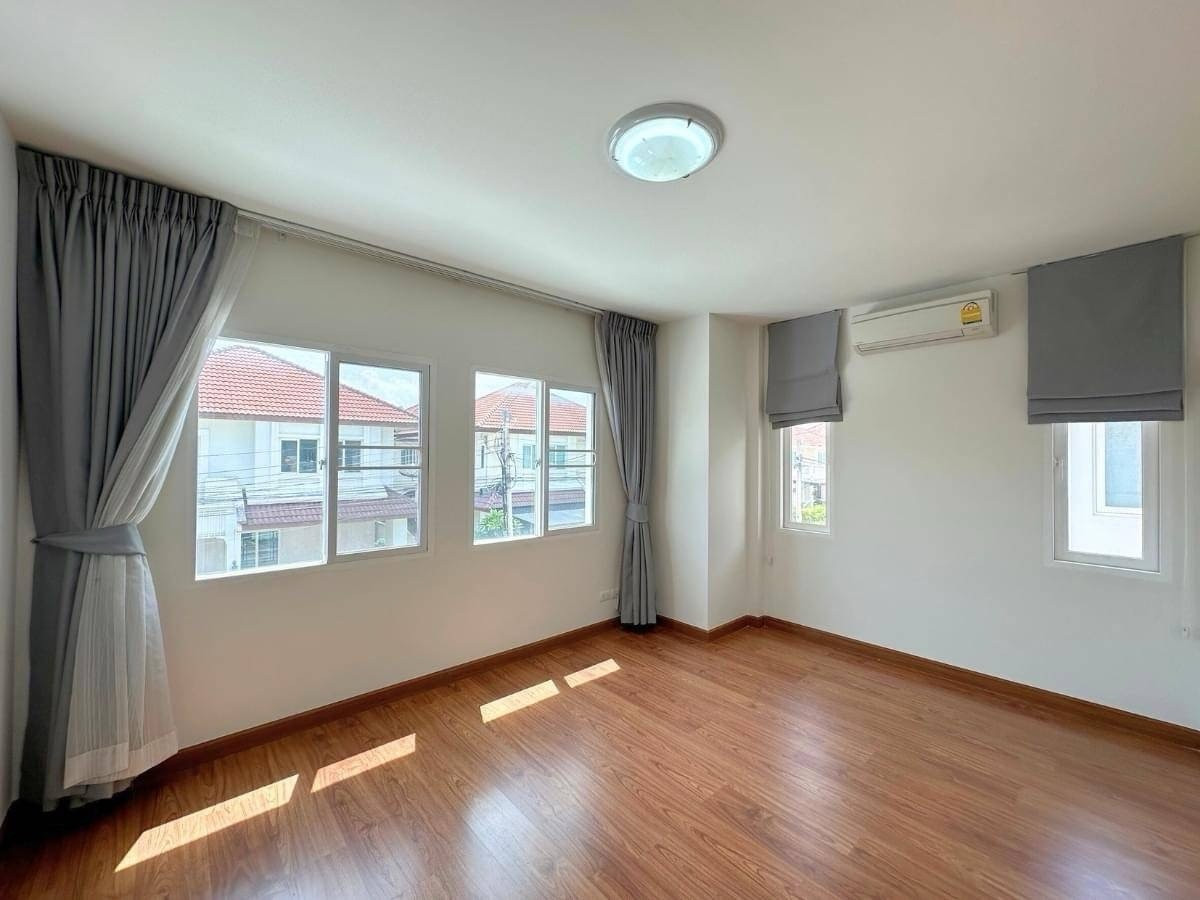 ให้เช่าบ้านนนทบุรี บางใหญ่ บางบัวทอง : ให้เช่าบ้านเดี่ยว เดอะ เซนโทร รัตนาธิเบศร์ ใกล้ MRT บางพลู เพียง 3 นาที