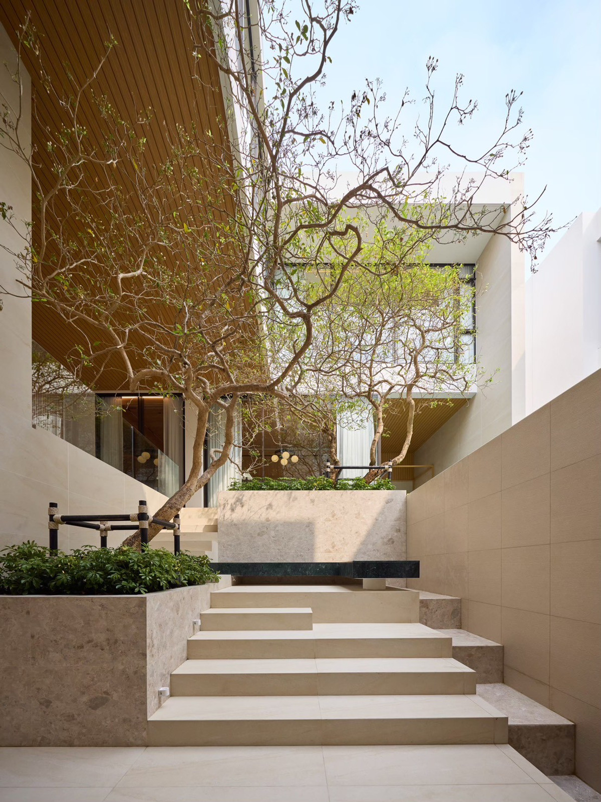 ขายบ้านเลียบทางด่วนรามอินทรา : 🏠ELIVA Private Residences✨บ้านเดี่ยว 3 ชั้น พร้อมสระว่ายน้ำส่วนตัว พื้นที่ใช้สอย 810 ตร.ม. ที่ดิน 100 ตร.วา. 4 ห้องนอน 6 ห้องน้ำ 4 ที่จอด เพียง 69 MB เท่านั้น!! ติดต่อนัดชม Tel.0922635410 (เอิร์ธ)