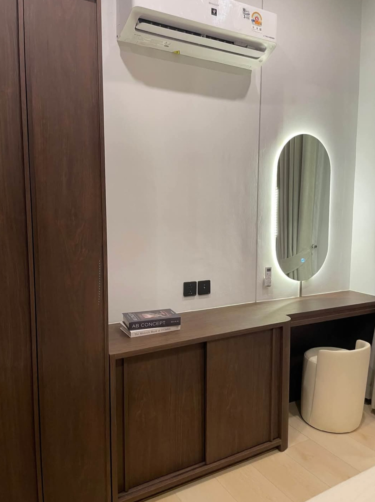 For RentCondoKhlongtoei, Kluaynamthai : Luxury Room🪞 High Ceiling 3bed2bath 91 Sqm/ Life Rama4 Asoke 85,000-