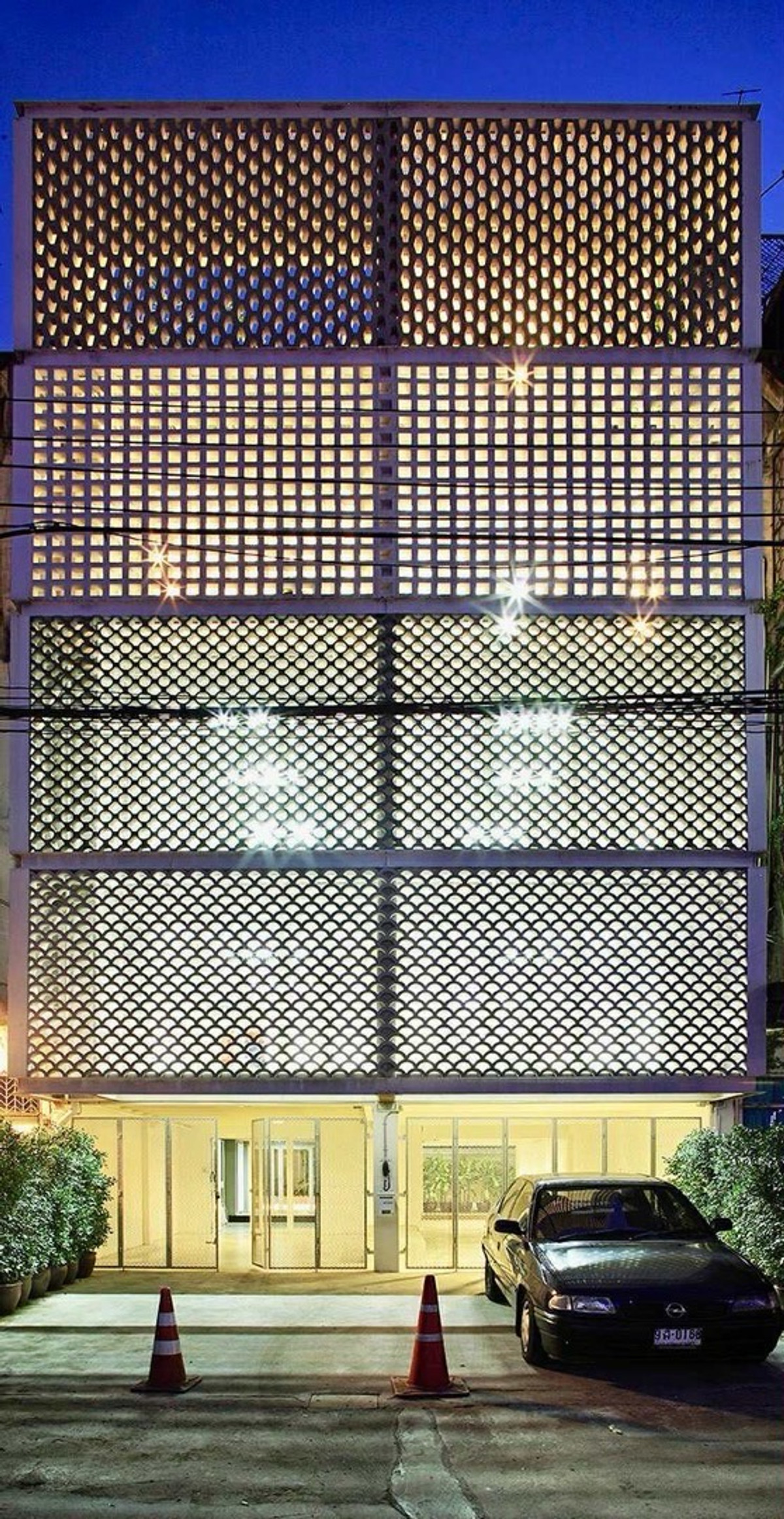 ขายโฮมออฟฟิศสุขุมวิท อโศก ทองหล่อ : 6 storey Homeoffice near Samitivej Sukhumvit Hospitel for sale | 80 MB