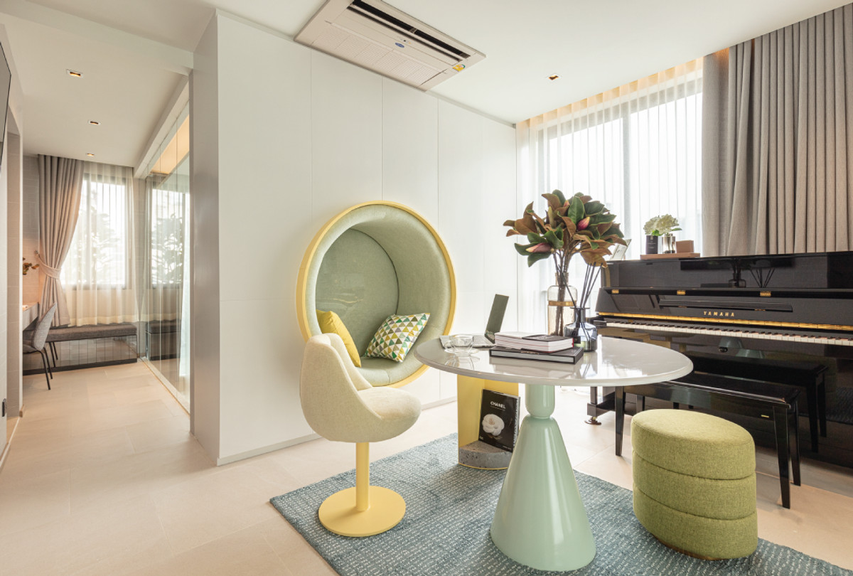 ขายทาวน์โฮมลาดพร้าว เซ็นทรัลลาดพร้าว : 🏛️Novel Residence ลาดพร้าว 18 | ทาวน์โฮม 3.5 ชั้น พื้นที่ใช้สอย 350 ตร.ม. ที่ดิน 42.6 ตร.วา. 3 ห้องนอน 4 ห้องน้ำ 4 ที่จอด เพียง 36.9 MB เท่านั้น!! ติดต่อนัดชม Tel.0922635410 (เอิร์ธ)