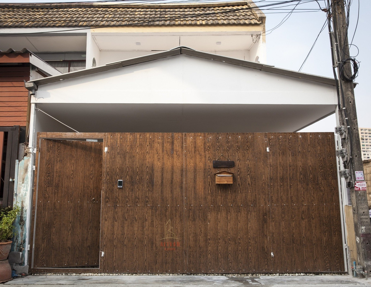 ให้เช่าบ้านรัชดา ห้วยขวาง : RH110625 ให้เช่า บ้านเดี่ยว 2ชั้น 3ห้องนอน ย่าน รัชดาภิเษก 3 ใกล้ MRT ศูนย์วัฒนธรรม